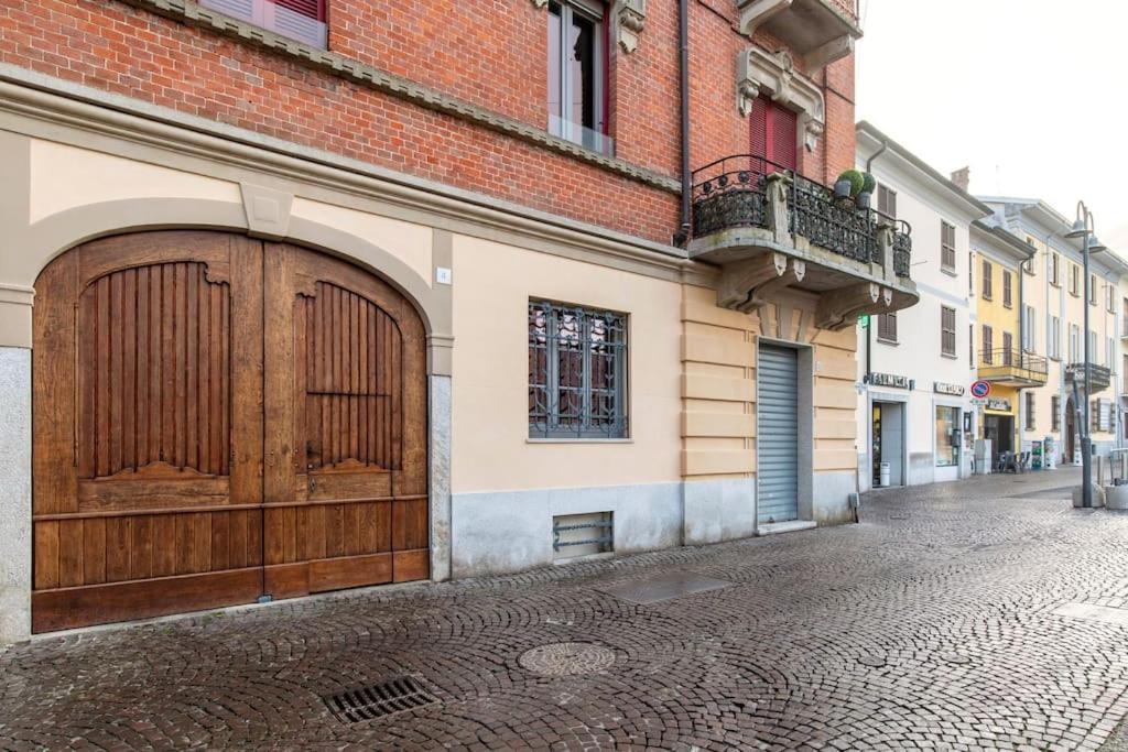 Al Castello Apartment Galliate Екстериор снимка